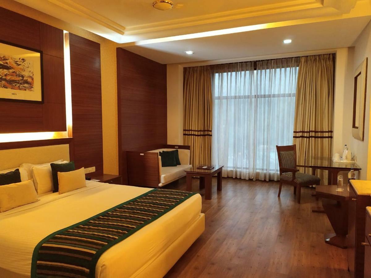 Baba Resorts Dharampur Dharampur  Buitenkant foto